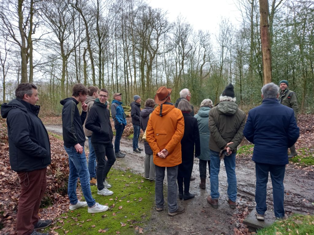 Interessante artikelen over Staniastate en kerkje Readtsjerk